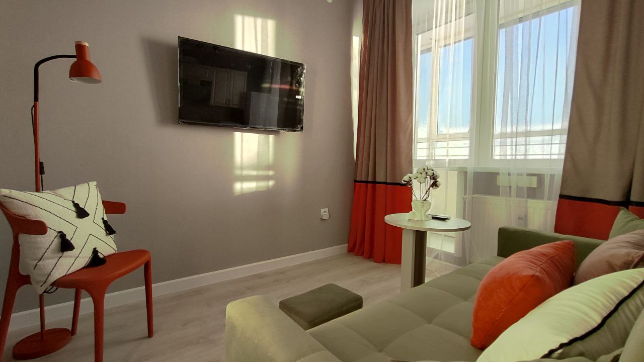 Светлая 2-к квартира в Кировском районе