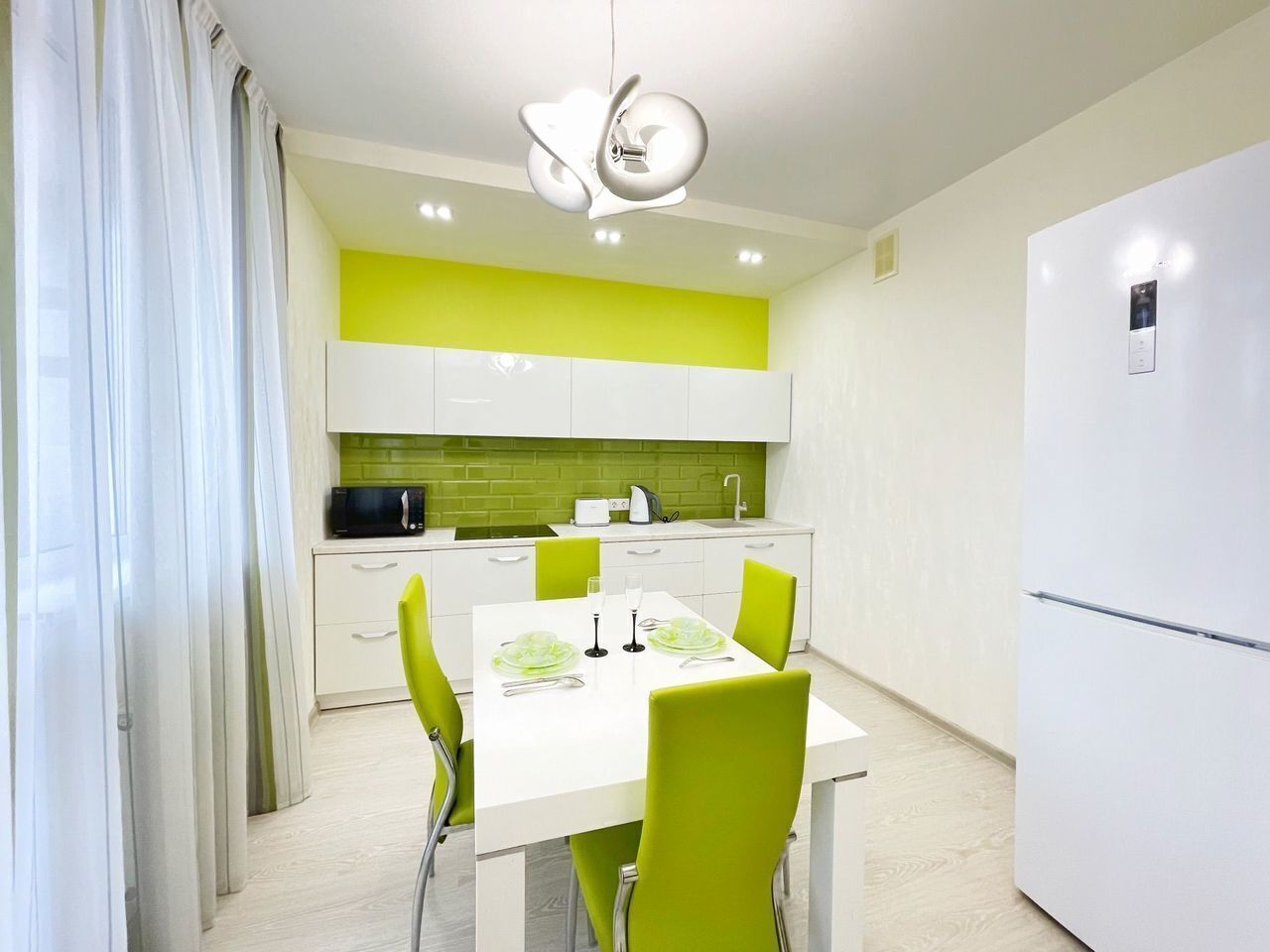 Свeтлaя студия в центрe гopoдa