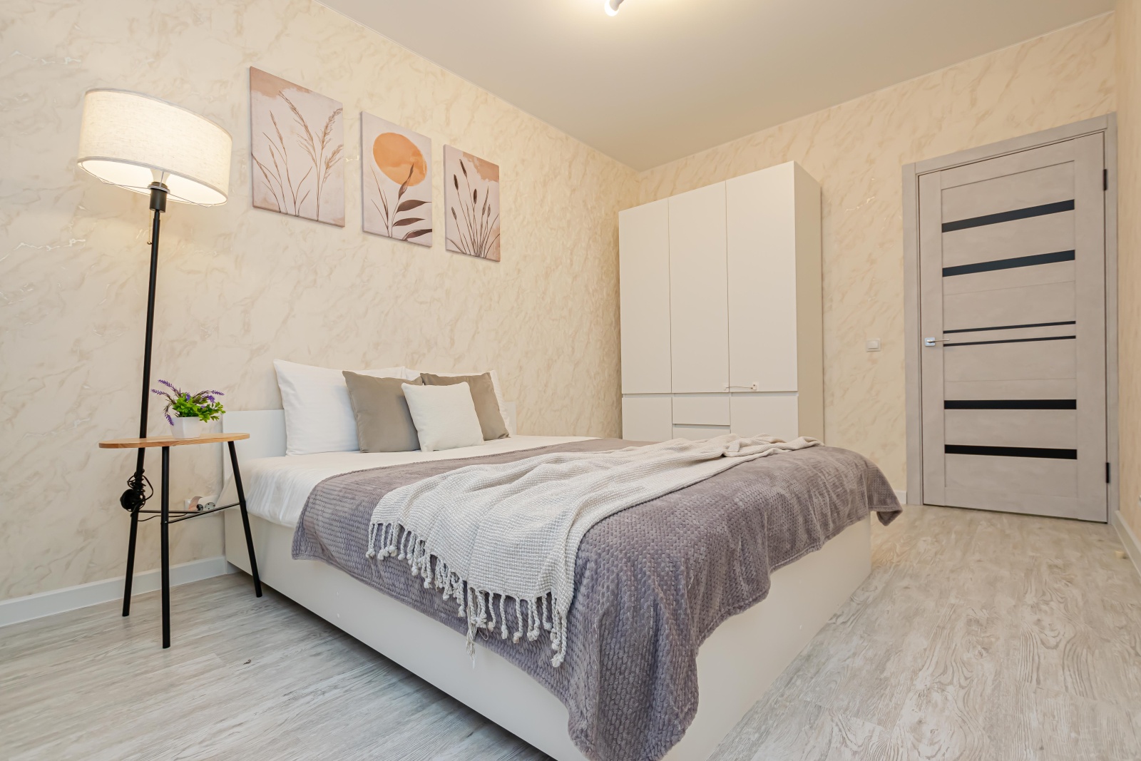 Уютная евро 2-комнатная квартира у ДКЖ