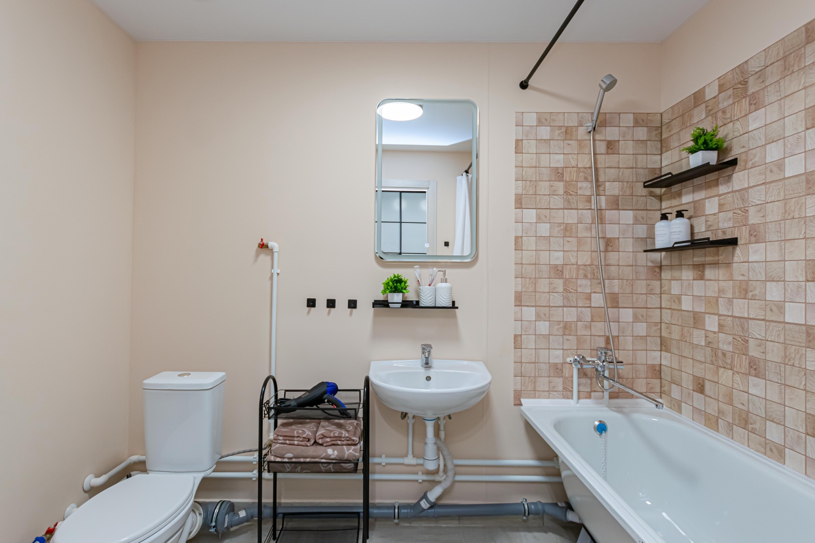 Уютная евро 2-комнатная квартира у ДКЖ