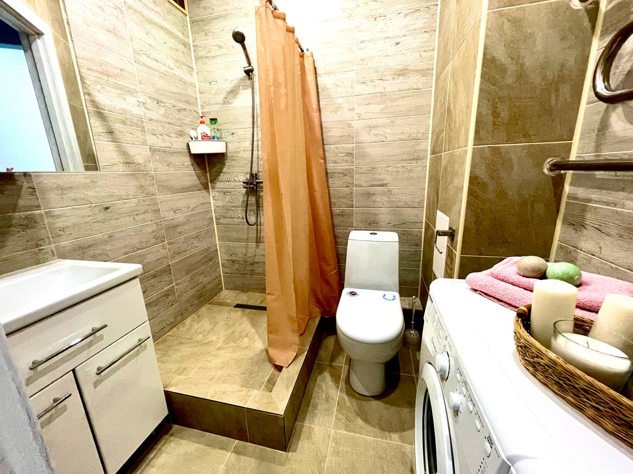 Современная квартира около центра города