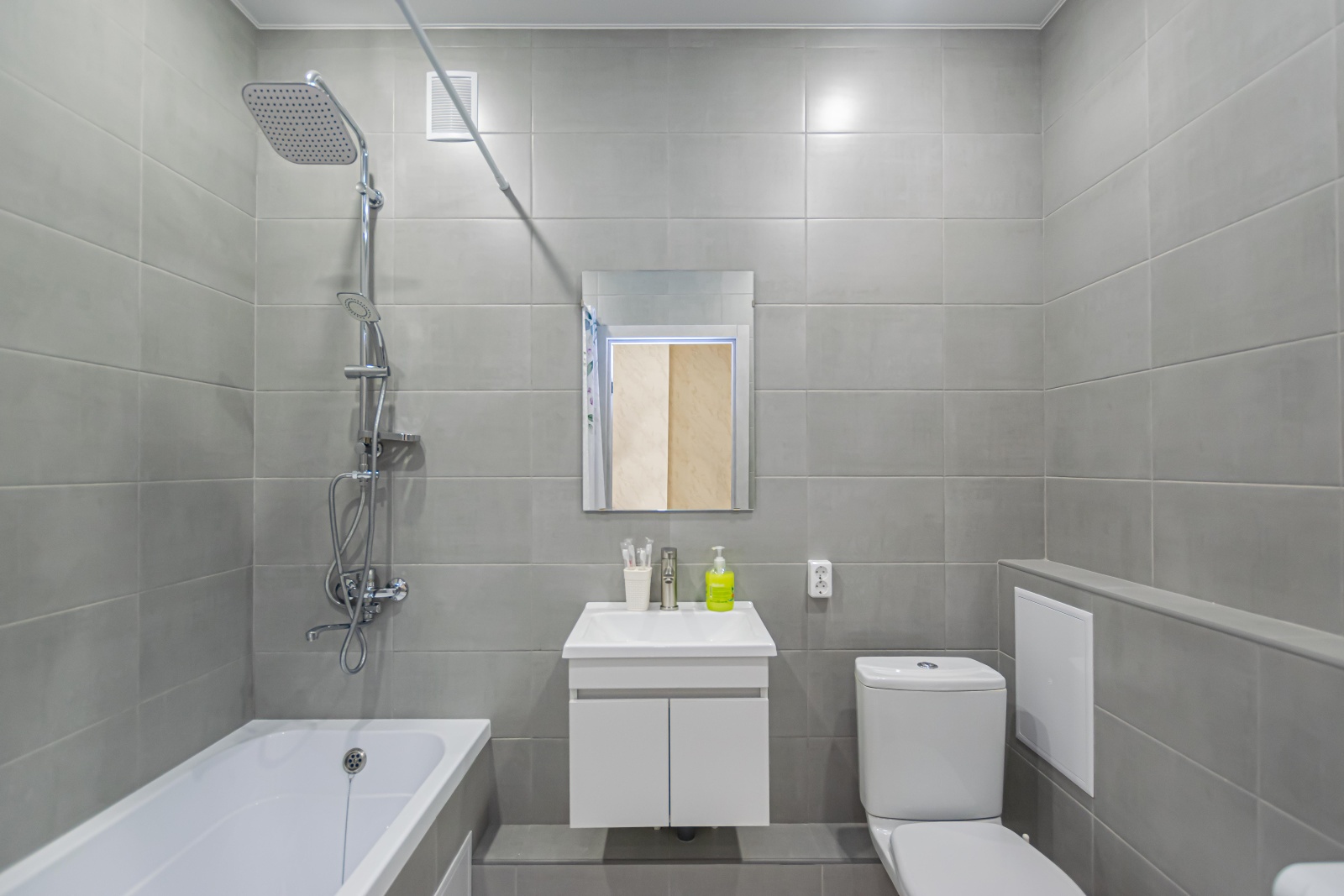 Уютная евро 2-комнатная квартира у ДКЖ