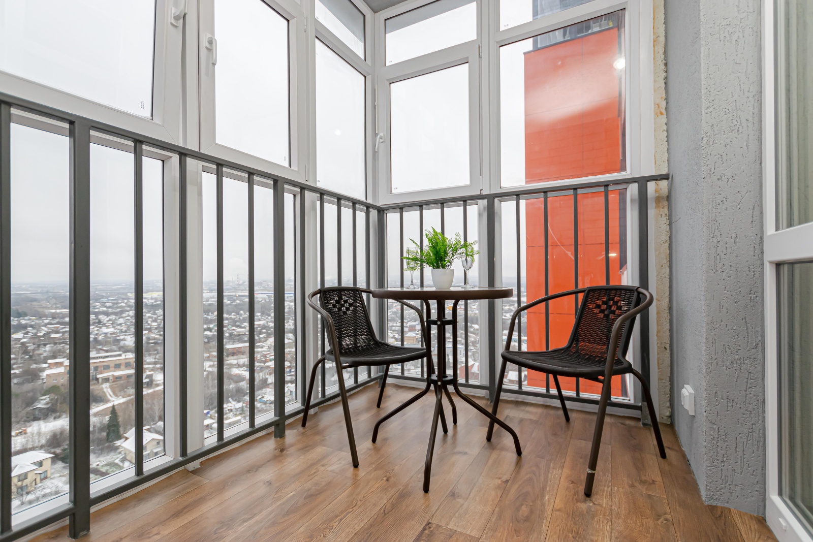 Уютная евро 2-комнатная квартира у Планеты