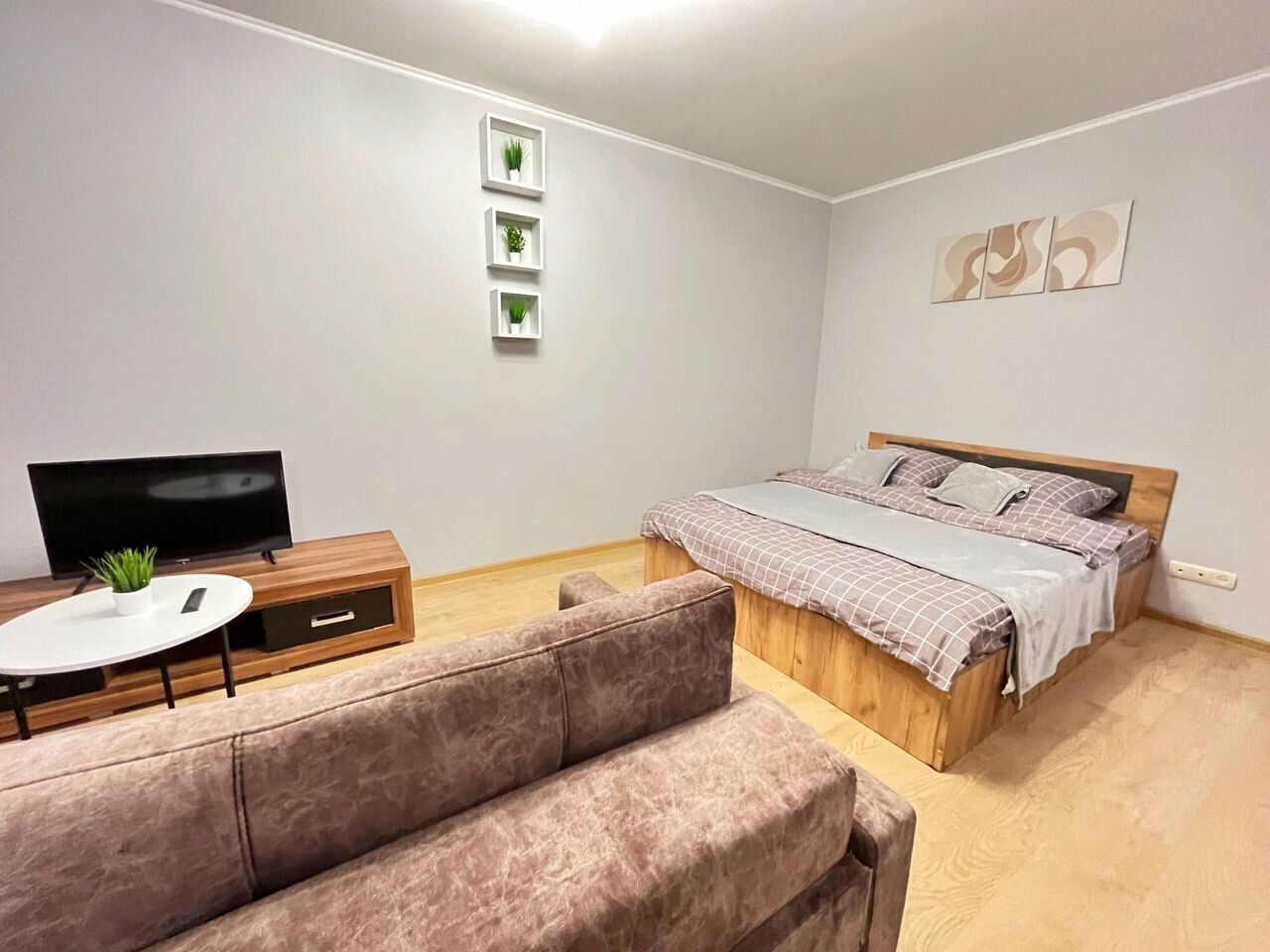 Комфортнaя cтудия в сaмом цeнтpe гopода!