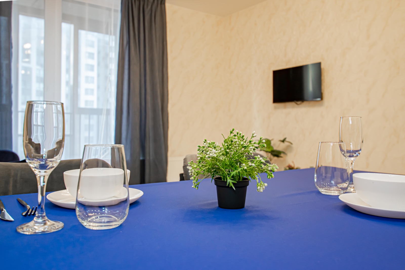 Уютная евро 2-комнатная квартира у ДКЖ