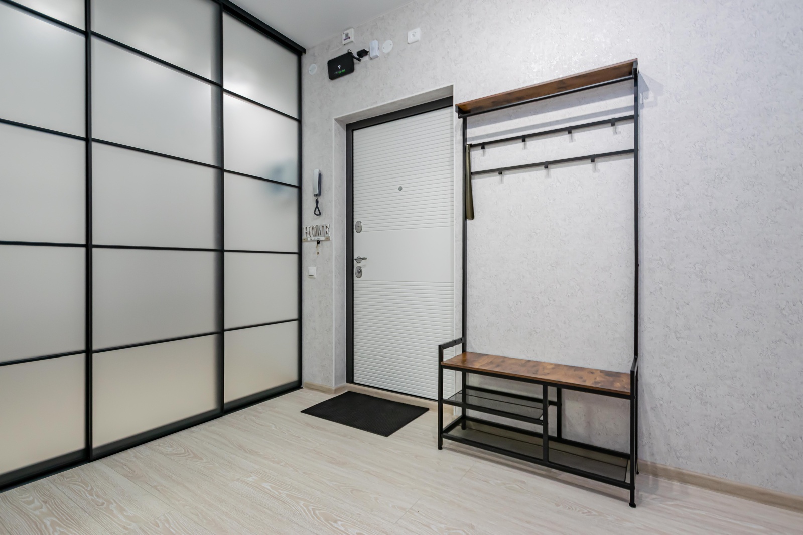 Уютная евро 2-комнатная квартира у ДКЖ