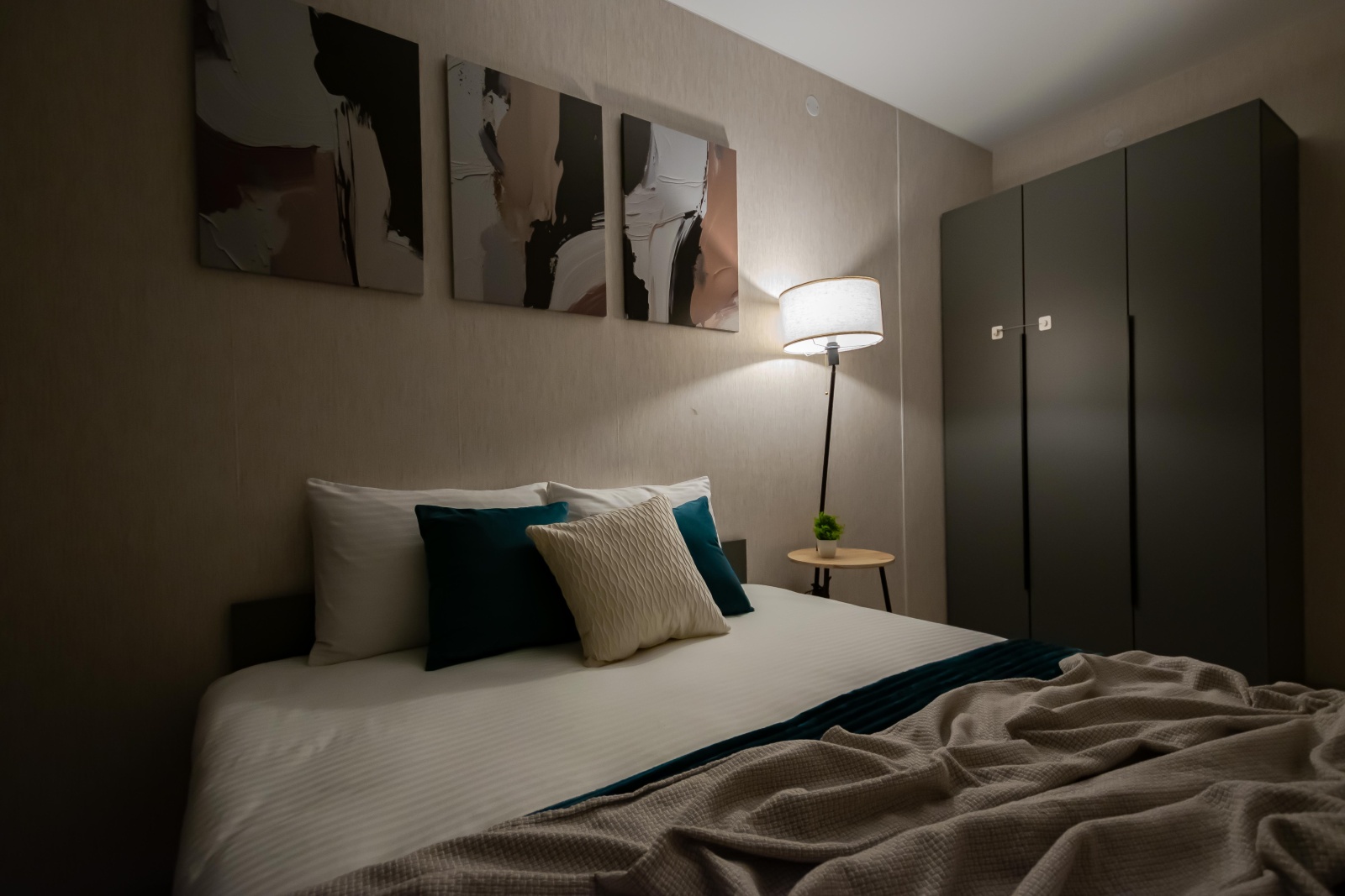 Уютная евро 2-комнатная квартира у ДКЖ