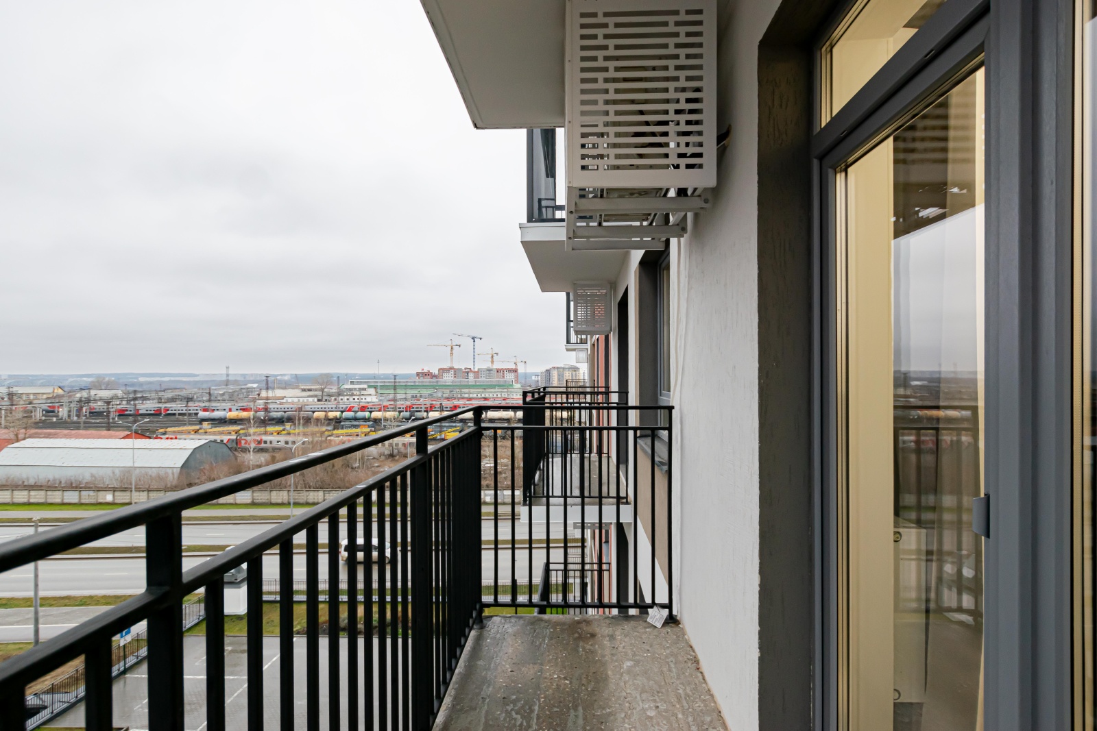 Уютная евро 2-комнатная квартира у ДКЖ