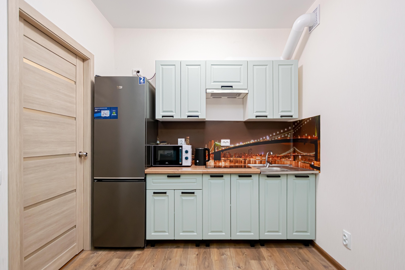 Уютная евро 2-комнатная квартира у Планеты