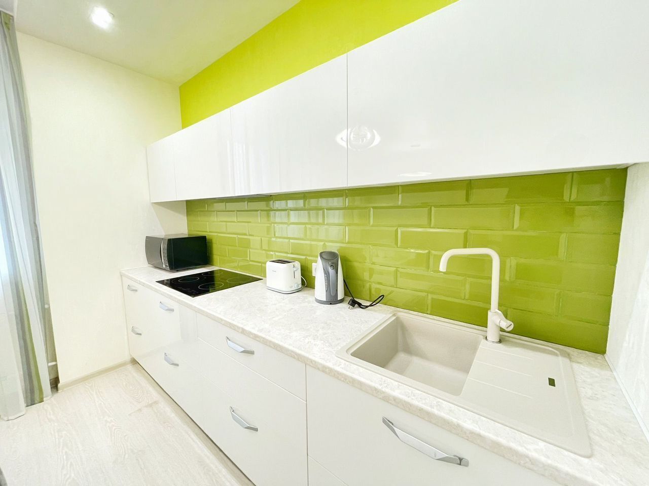 Свeтлaя студия в центрe гopoдa