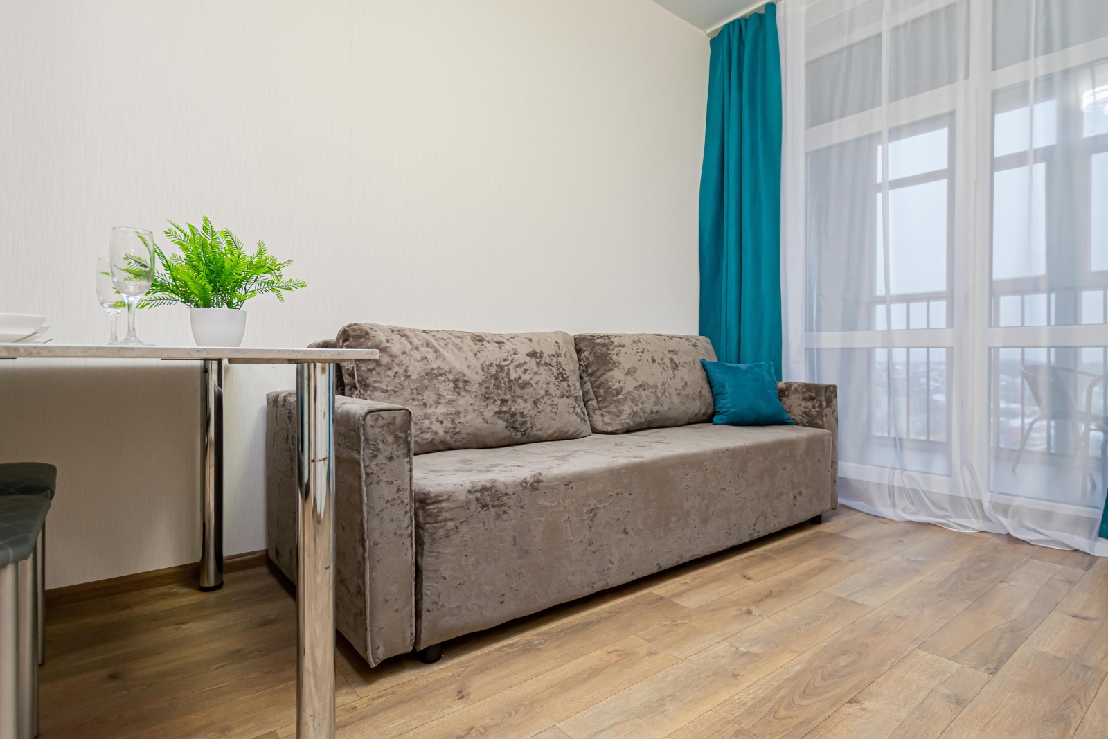 Уютная евро 2-комнатная квартира у Планеты