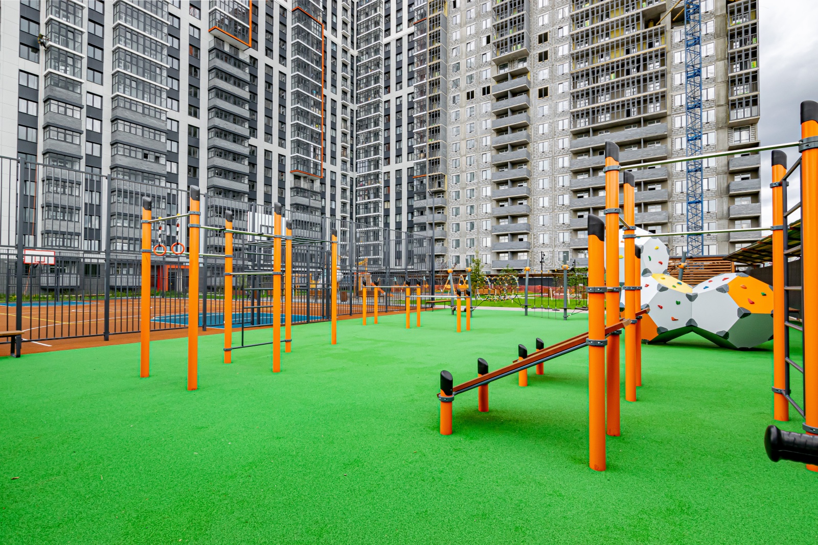 Уютная евро 2-комнатная квартира у Планеты