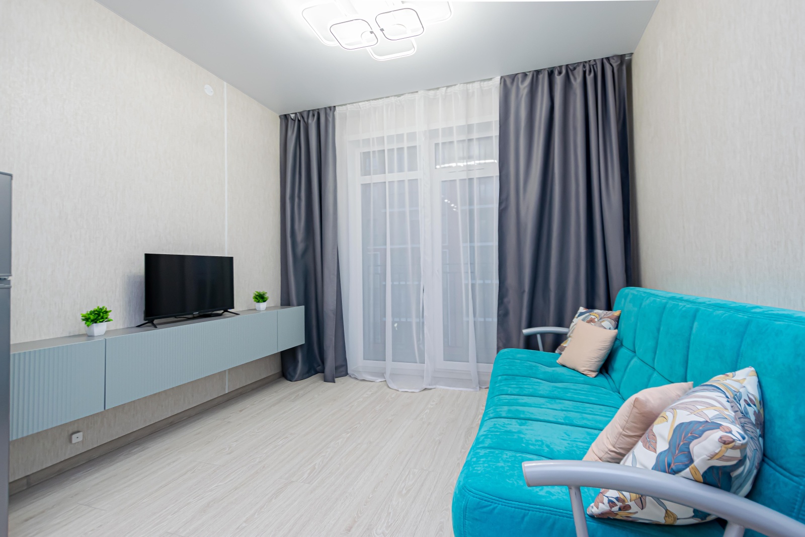 Уютная евро 2-комнатная квартира у ДКЖ