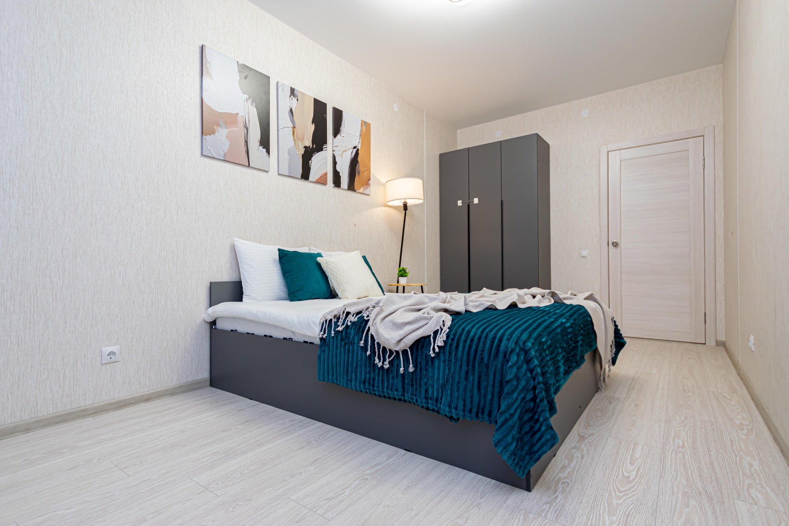 Уютная евро 2-комнатная квартира у ДКЖ