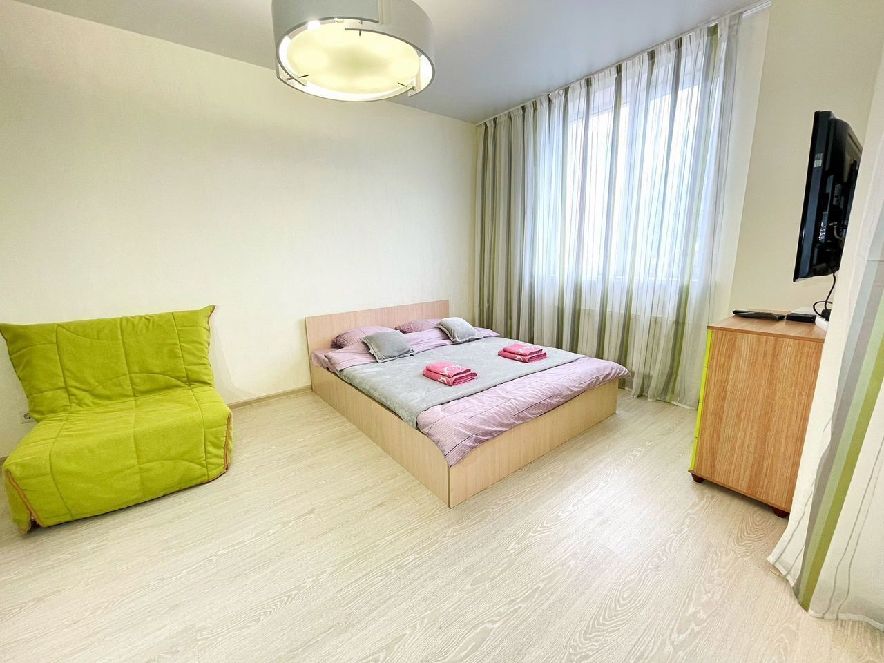 Свeтлaя студия в центрe гopoдa