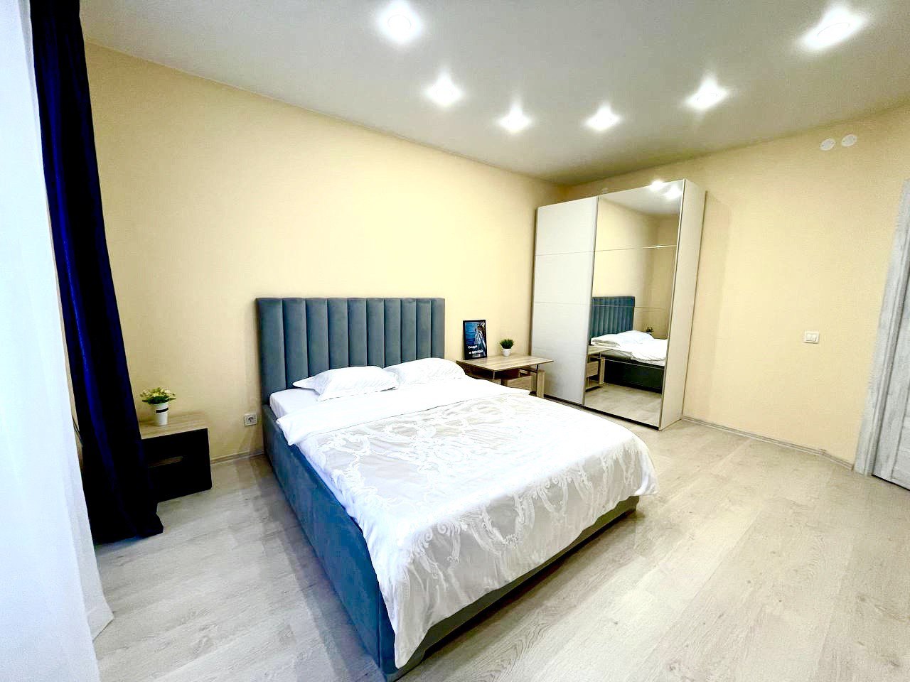 Современная квартира около центра города