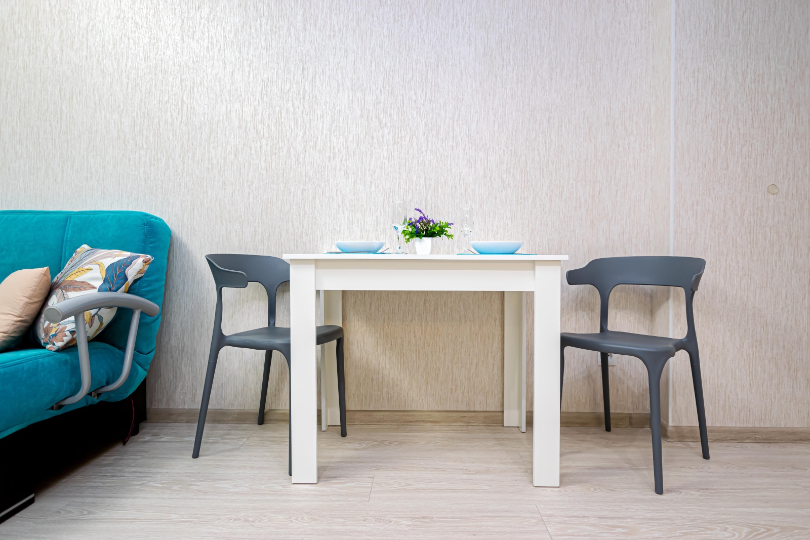 Уютная евро 2-комнатная квартира у ДКЖ